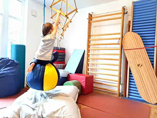 logopaede Kind in der Physio